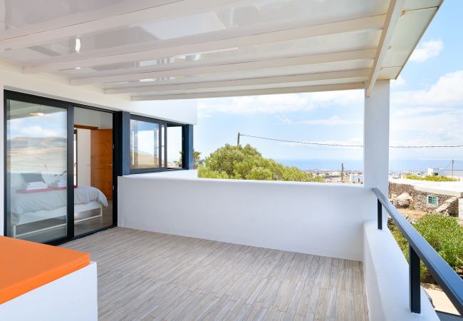 House in Conil - Casa Sur, Spectacular Views of Sea and Volcanoes with Heated Pool House in Conil - Casa Sur, Spectacular Views of Sea and Volcanoes with Heated Pool