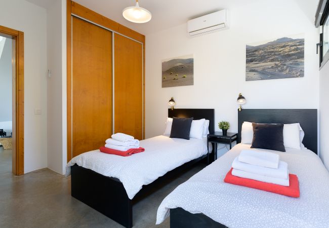 House in Conil - Casa Sur, Spectacular Views of Sea and Volcanoes with Heated Pool House in Conil - Casa Sur, Spectacular Views of Sea and Volcanoes with Heated Pool