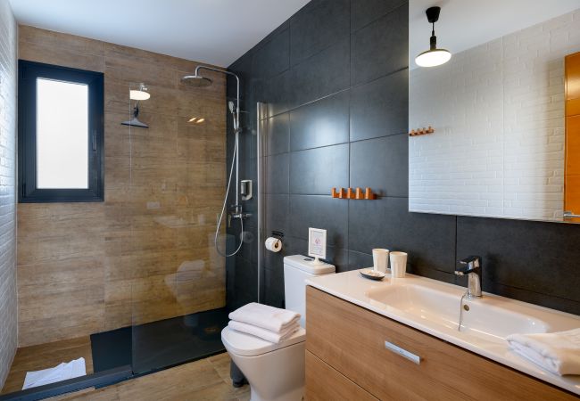 House in Conil - Casa Sur, Spectacular Views of Sea and Volcanoes with Heated Pool House in Conil - Casa Sur, Spectacular Views of Sea and Volcanoes with Heated Pool