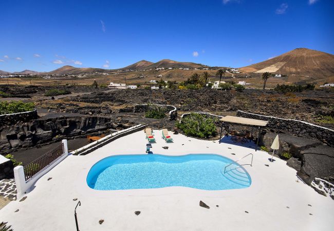 Apartment in Macher - Peñas Blancas, Jameo style Pool within Volcanoes Apartment in Macher - Peñas Blancas, Jameo style Pool within Volcanoes