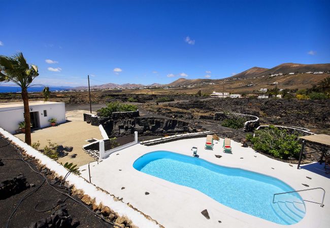 Apartment in Macher - Peñas Blancas, Jameo style Pool within Volcanoes Apartment in Macher - Peñas Blancas, Jameo style Pool within Volcanoes