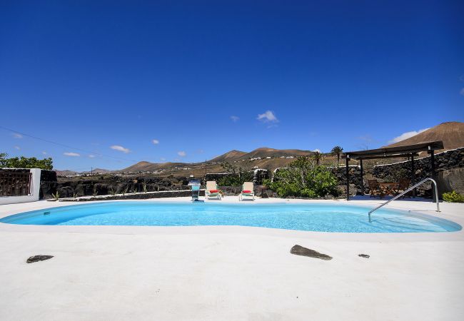 Apartment in Macher - Peñas Blancas, Jameo style Pool within Volcanoes Apartment in Macher - Peñas Blancas, Jameo style Pool within Volcanoes
