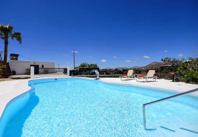 Apartment in Macher - Peñas Blancas, Jameo style Pool within Volcanoes Apartment in Macher - Peñas Blancas, Jameo style Pool within Volcanoes