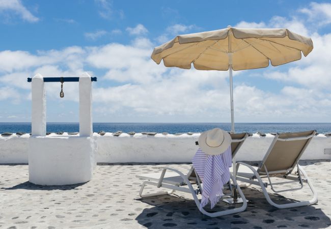 Apartment in El Golfo - Eufemia, wonderful spacious terrace with Fabulous Views El Golfo Apartment in El Golfo - Eufemia, wonderful spacious terrace with Fabulous Views El Golfo