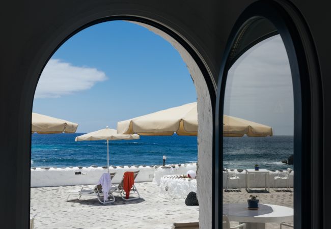 Apartment in El Golfo - Eufemia, wonderful spacious terrace with Fabulous Views El Golfo Apartment in El Golfo - Eufemia, wonderful spacious terrace with Fabulous Views El Golfo