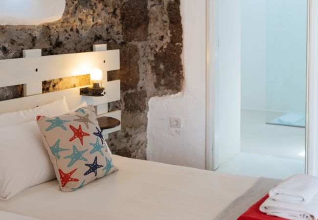 Apartment in El Golfo - Lorenzo, outstanding sunsets viewed from the Terrace (El Golfo) Apartment in El Golfo - Lorenzo, outstanding sunsets viewed from the Terrace (El Golfo)