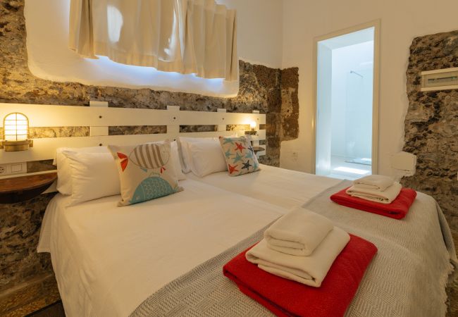 Apartment in El Golfo - Lorenzo, outstanding sunsets viewed from the Terrace (El Golfo) Apartment in El Golfo - Lorenzo, outstanding sunsets viewed from the Terrace (El Golfo)