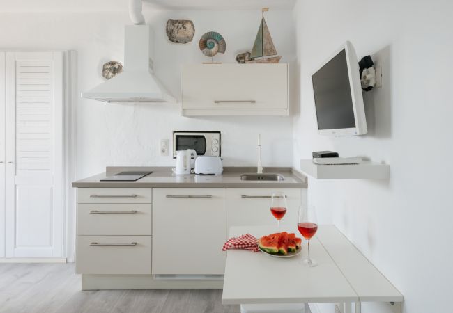 Studio in El Golfo - Estudio Andrea, coastal gem with great sunsets (El Golfo) Studio in El Golfo - Estudio Andrea, coastal gem with great sunsets (El Golfo)