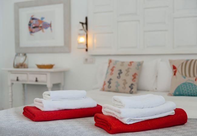 Studio in El Golfo - Estudio Andrea, coastal gem with great sunsets (El Golfo) Studio in El Golfo - Estudio Andrea, coastal gem with great sunsets (El Golfo)