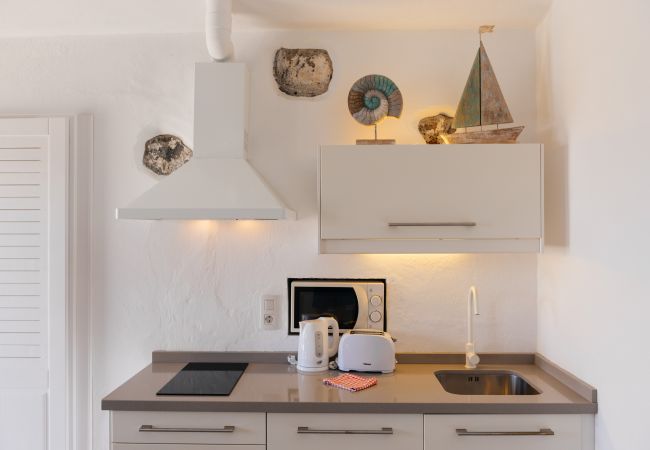 Studio in El Golfo - Estudio Andrea, coastal gem with great sunsets (El Golfo) Studio in El Golfo - Estudio Andrea, coastal gem with great sunsets (El Golfo)