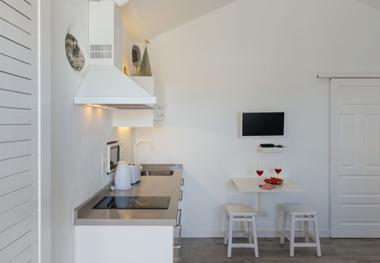 Studio in El Golfo - Estudio Andrea, coastal gem with great sunsets (El Golfo) Studio in El Golfo - Estudio Andrea, coastal gem with great sunsets (El Golfo)