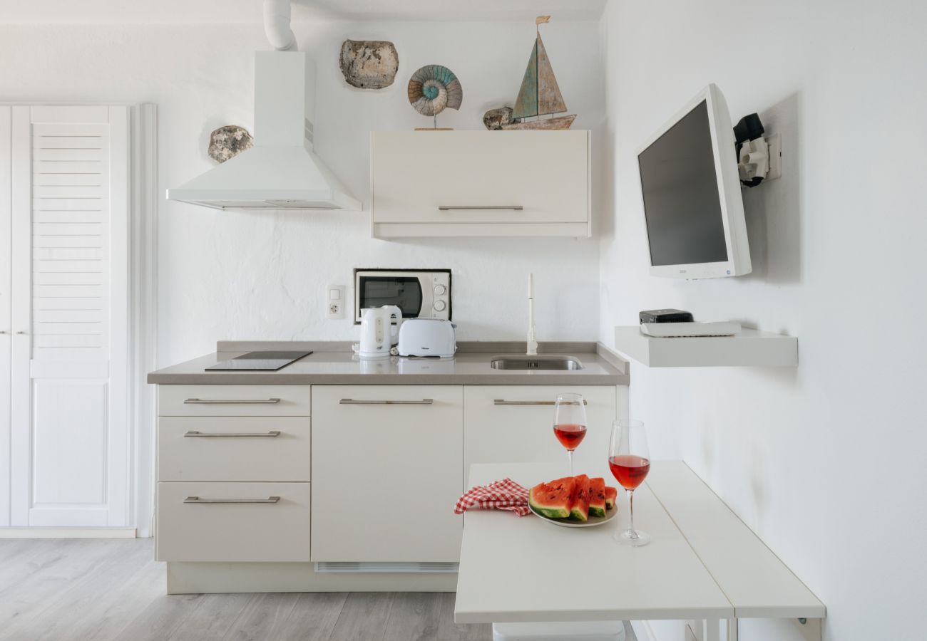 Studio in El Golfo - Estudio Andrea, coastal gem with great sunsets (El Golfo) Studio in El Golfo - Estudio Andrea, coastal gem with great sunsets (El Golfo)