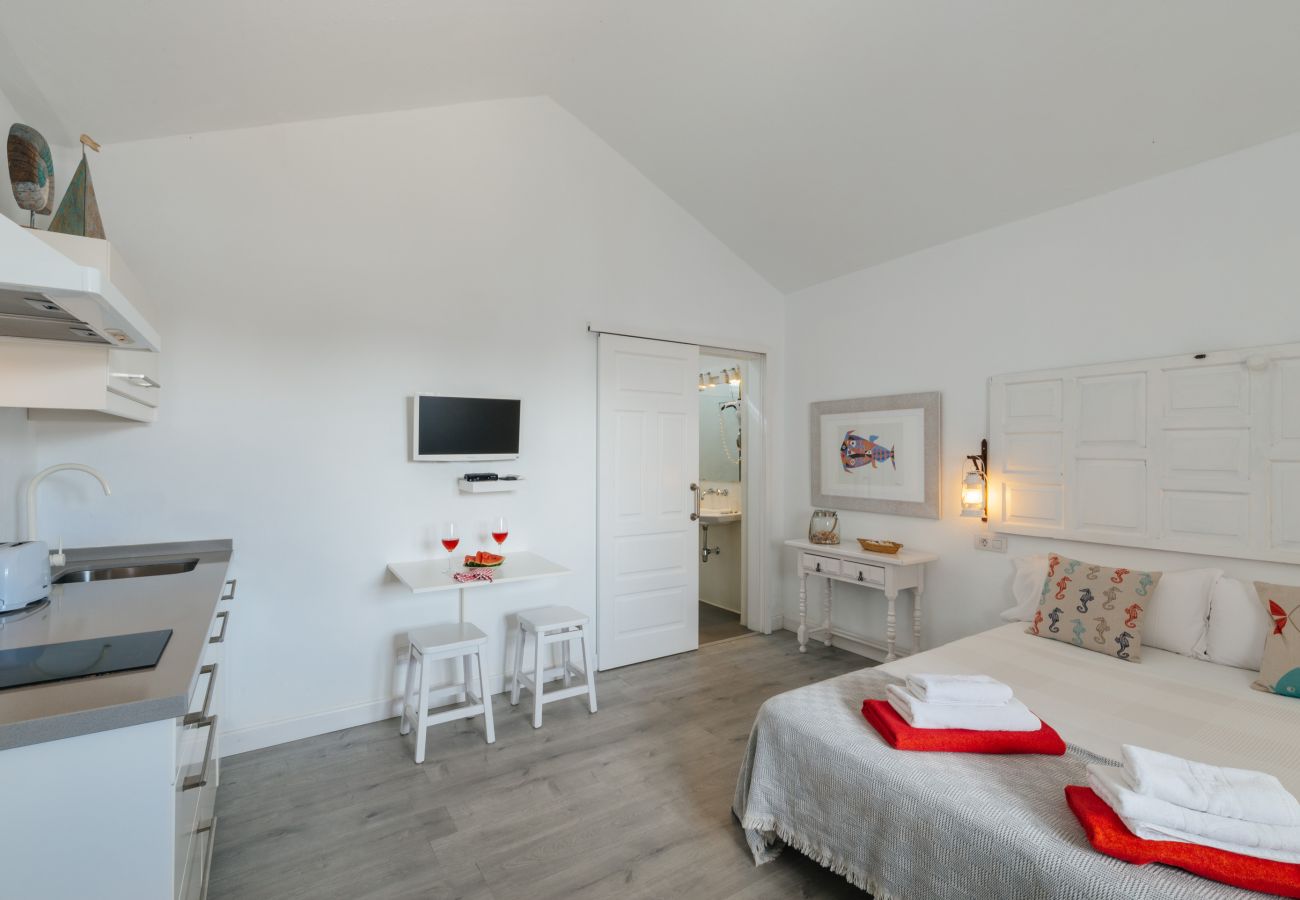 Studio in El Golfo - Estudio Andrea, coastal gem with great sunsets (El Golfo) Studio in El Golfo - Estudio Andrea, coastal gem with great sunsets (El Golfo)