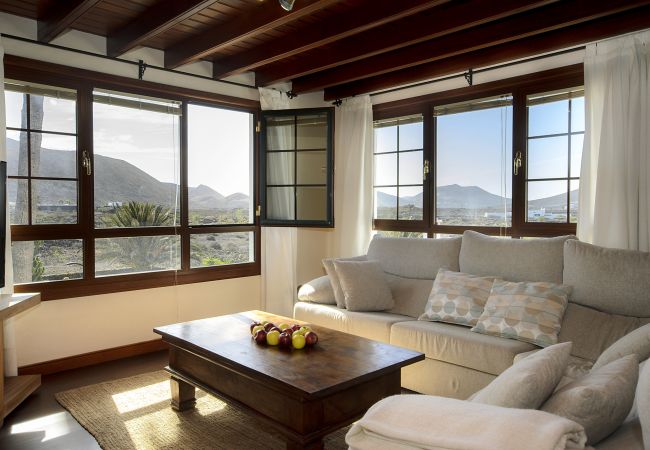 House in Masdache - Casa Perdomo, local culture within vines  House in Masdache - Casa Perdomo, local culture within vines