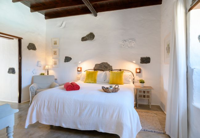 Apartment in Macher - Ramon, La Casa del Medianero Apartment in Macher - Ramon, La Casa del Medianero