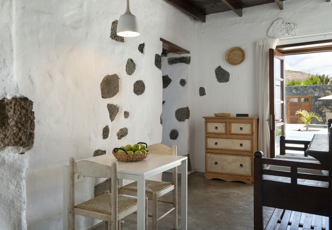 Apartment in Macher - Ramon, La Casa del Medianero Apartment in Macher - Ramon, La Casa del Medianero