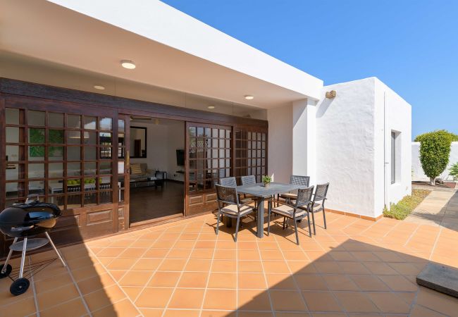 Villa in Puerto del Carmen - Villa Marisol, Heated Pool in Los Mojones Villa in Puerto del Carmen - Villa Marisol, Heated Pool in Los Mojones