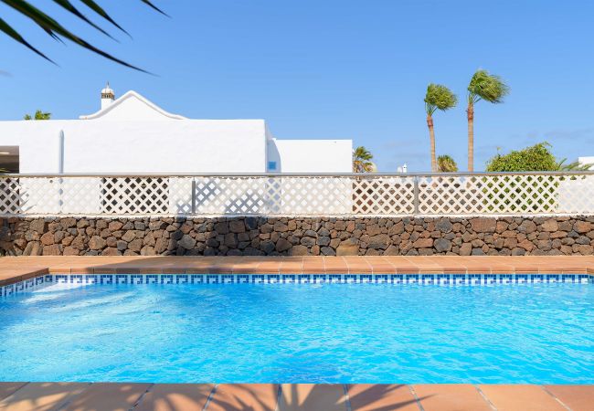 Villa in Puerto del Carmen - Villa Marisol, Heated Pool in Los Mojones Villa in Puerto del Carmen - Villa Marisol, Heated Pool in Los Mojones