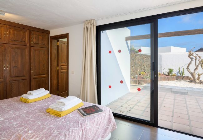 Villa in Puerto del Carmen - Villa Marisol, Heated Pool in Los Mojones Villa in Puerto del Carmen - Villa Marisol, Heated Pool in Los Mojones