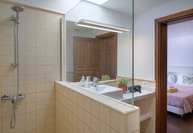 Villa in Puerto del Carmen - Villa Marisol, Heated Pool in Los Mojones Villa in Puerto del Carmen - Villa Marisol, Heated Pool in Los Mojones