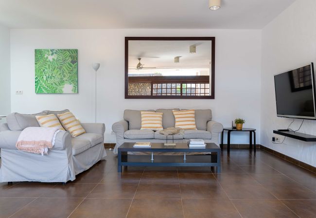 Villa in Puerto del Carmen - Villa Marisol, Heated Pool in Los Mojones Villa in Puerto del Carmen - Villa Marisol, Heated Pool in Los Mojones