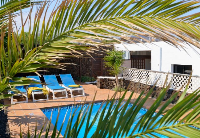 Villa in Puerto del Carmen - Villa Marisol, Heated Pool in Los Mojones Villa in Puerto del Carmen - Villa Marisol, Heated Pool in Los Mojones