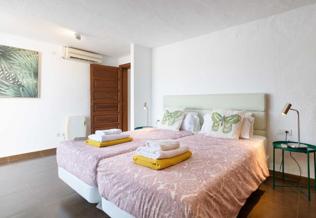 Villa in Puerto del Carmen - Villa Marisol, Heated Pool in Los Mojones Villa in Puerto del Carmen - Villa Marisol, Heated Pool in Los Mojones