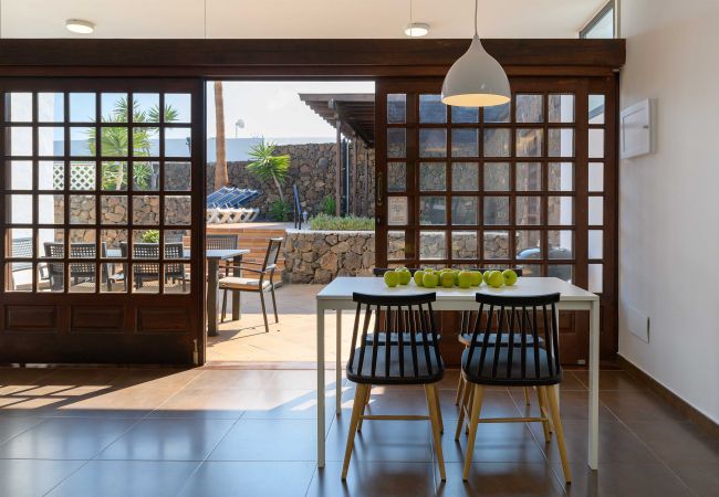 Villa in Puerto del Carmen - Villa Marisol, Heated Pool in Los Mojones Villa in Puerto del Carmen - Villa Marisol, Heated Pool in Los Mojones