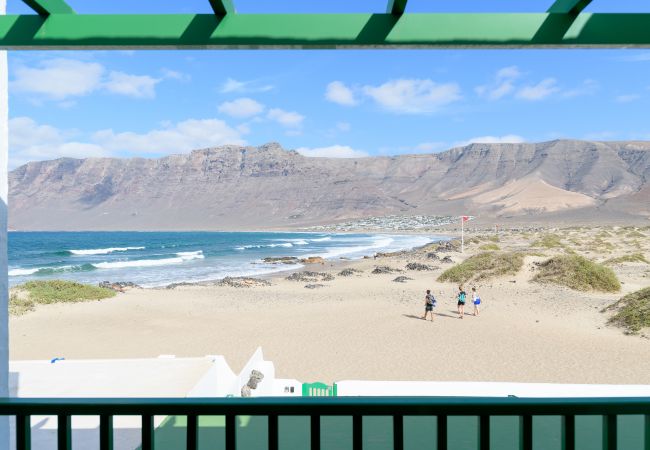Chalet in  Famara - Casa Caracolillos, Famara Surf Beach Chalet in  Famara - Casa Caracolillos, Famara Surf Beach