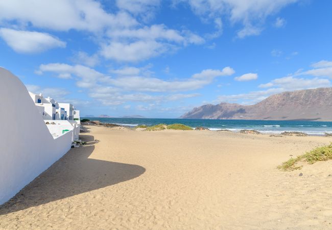 Chalet in  Famara - Casa Caracolillos, Famara Surf Beach Chalet in  Famara - Casa Caracolillos, Famara Surf Beach