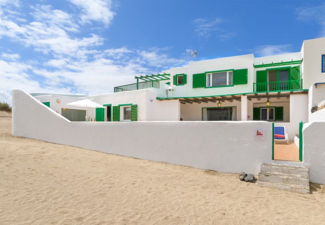 Chalet in  Famara - Casa Caracolillos, Famara Surf Beach Chalet in  Famara - Casa Caracolillos, Famara Surf Beach