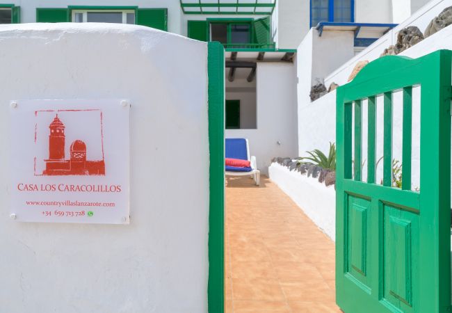 Chalet in  Famara - Casa Caracolillos, Famara Surf Beach Chalet in  Famara - Casa Caracolillos, Famara Surf Beach