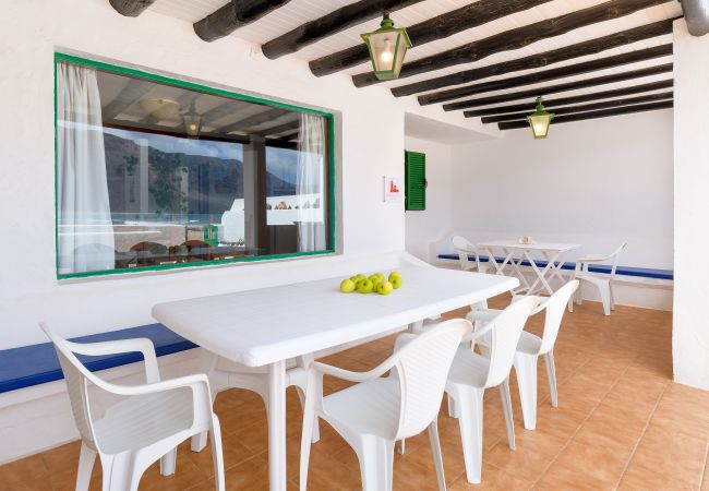 Chalet in  Famara - Casa Caracolillos, Famara Surf Beach Chalet in  Famara - Casa Caracolillos, Famara Surf Beach