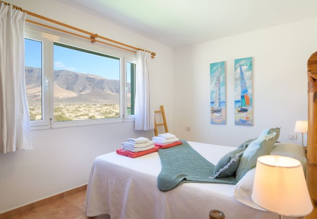 Chalet in  Famara - Casa Caracolillos, Famara Surf Beach Chalet in  Famara - Casa Caracolillos, Famara Surf Beach