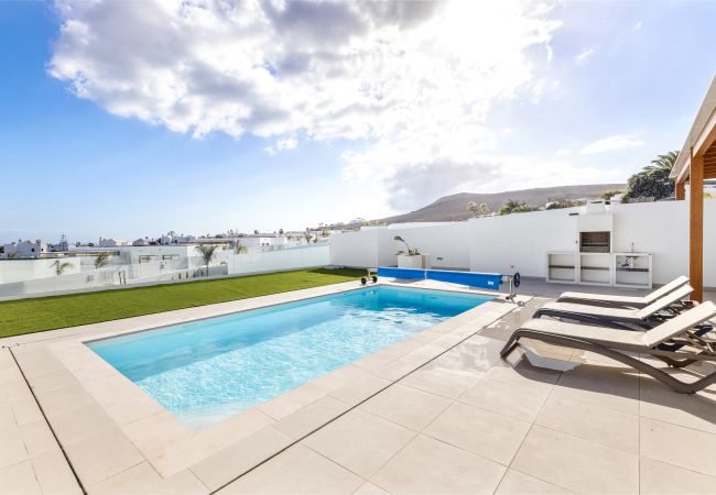 Villa in Playa Blanca - Villa Isamar 14B - Villas Lanzarote - VipVipVillas